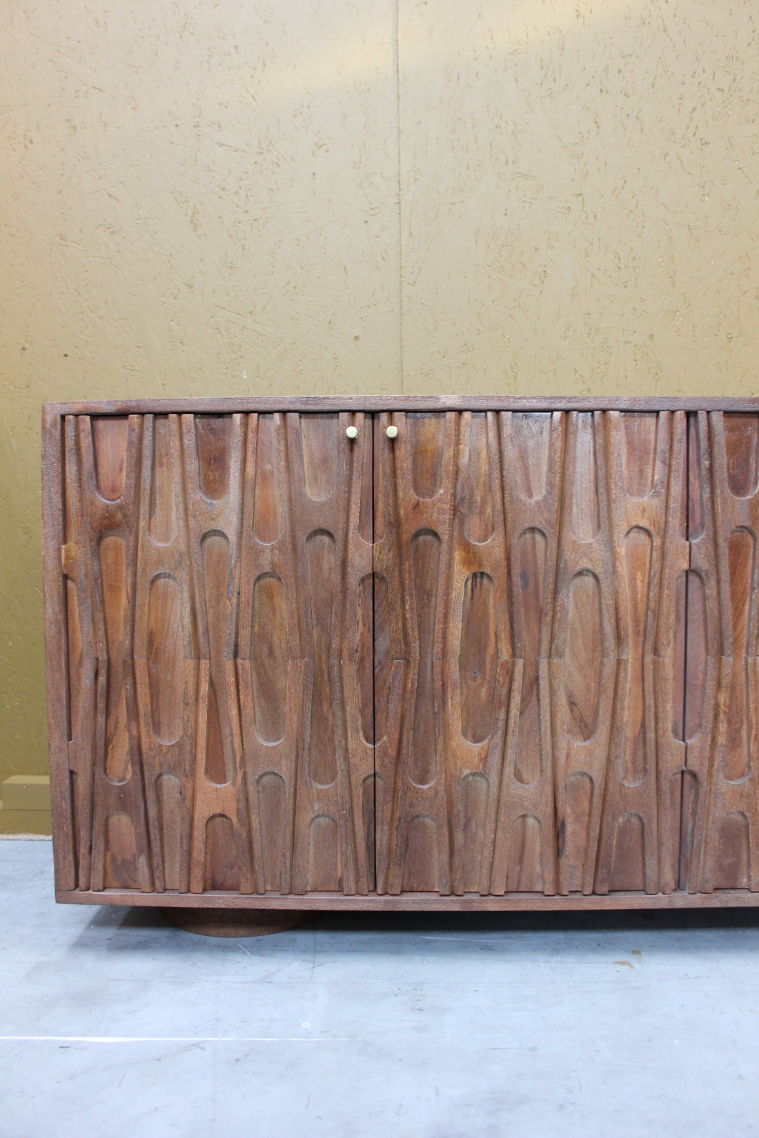 Barwara Mango Wood 4 Door Sideboard with Carved Retro Design